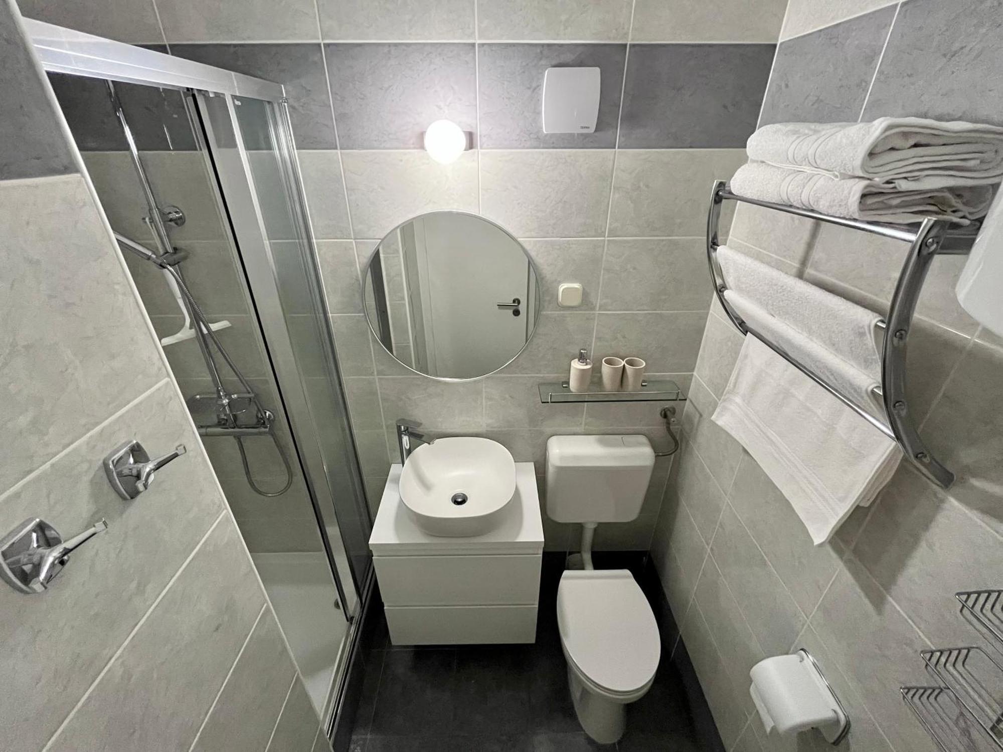 Apartment Ena - Lavica Podstrana Dış mekan fotoğraf